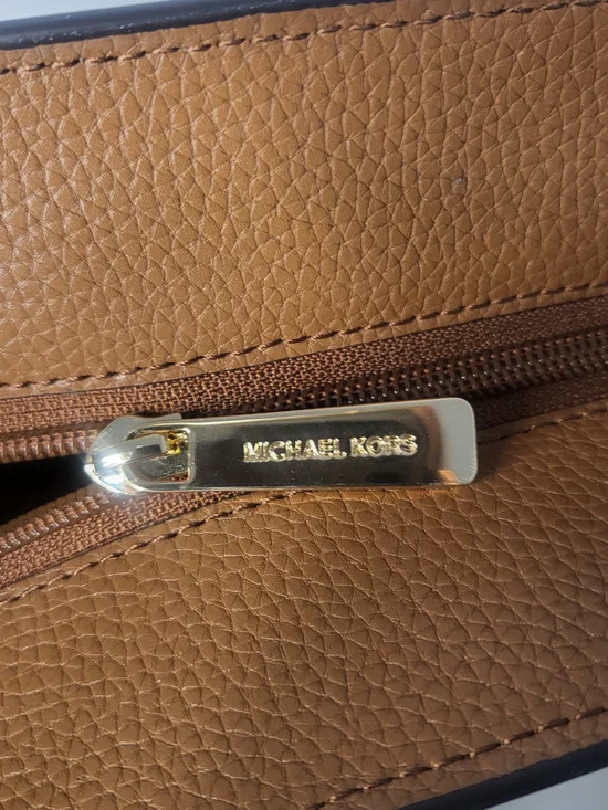 Michael Kors Women's Tan Leather Tote Bag - Picture 5 of 15